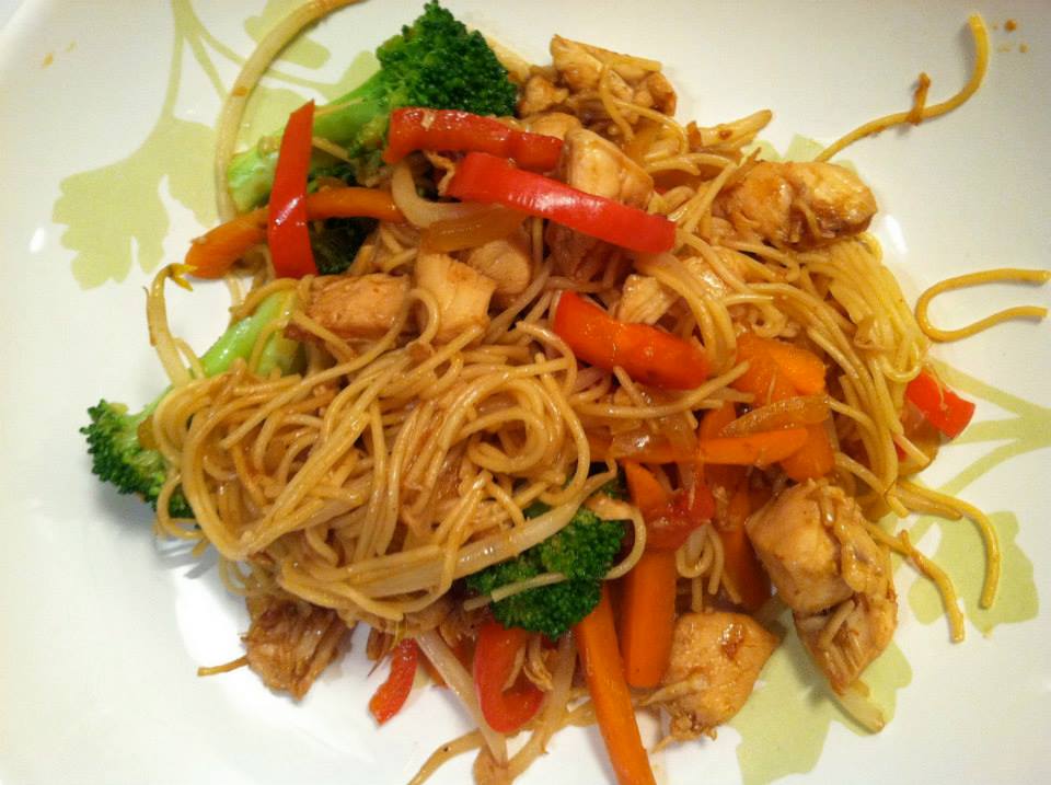 نودلز بالدجاج علي الطريقة الصينية