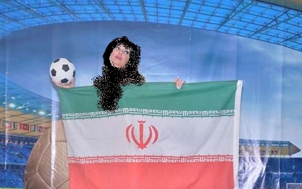 عارضة أزياء لبنانية تدعم إيران في كأس العالم بطريقة مثيرة
