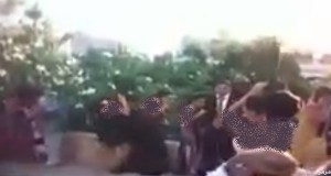 عروس لبنانية تطلق النار في الهواء في حفل زفافها