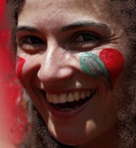 مشجعات ألمانيا تتألقن في الإحتفال بالفوز علي البرتغال 3